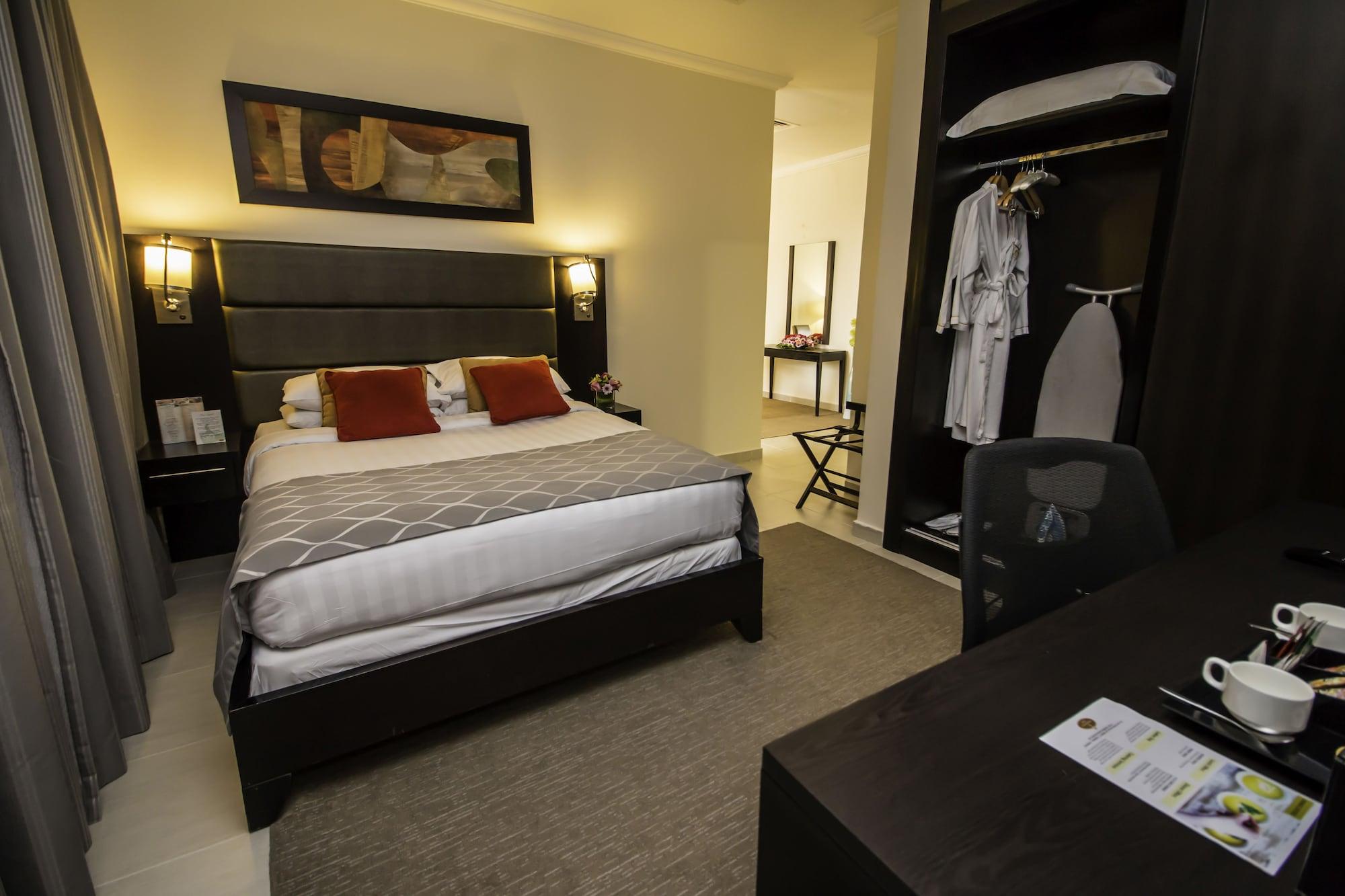 The Royal Riviera Hotel Doha Ngoại thất bức ảnh