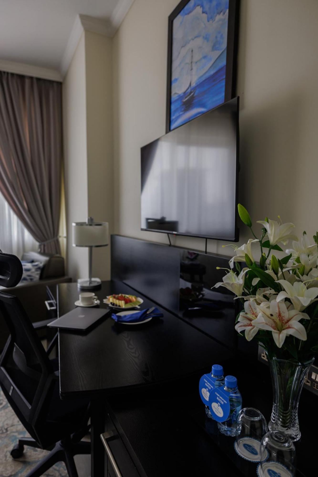 The Royal Riviera Hotel Doha Ngoại thất bức ảnh