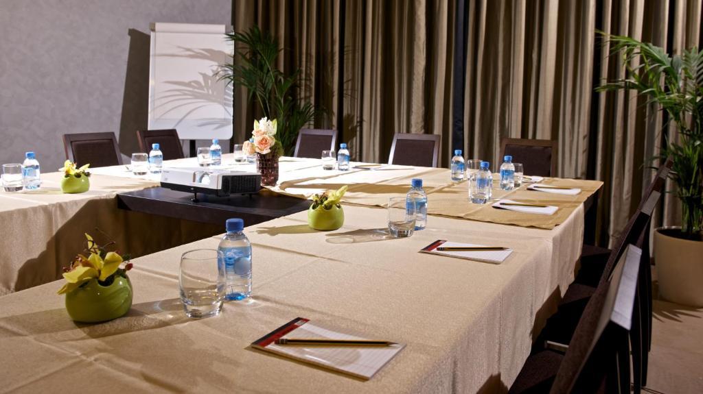 The Royal Riviera Hotel Doha Ngoại thất bức ảnh